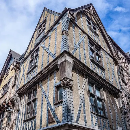 Confort Vieux Avec Parking Prive 4p تور