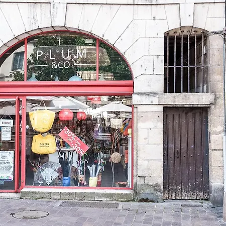 Confort Vieux Avec Parking Prive 4p 아파트