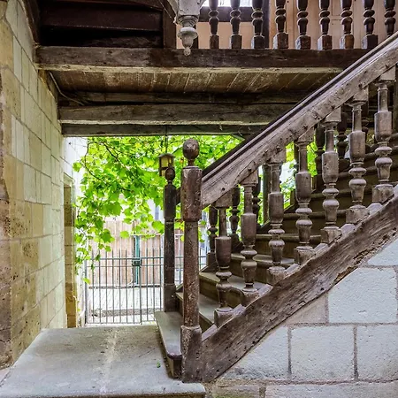 Confort Vieux Avec Parking Prive 4p *