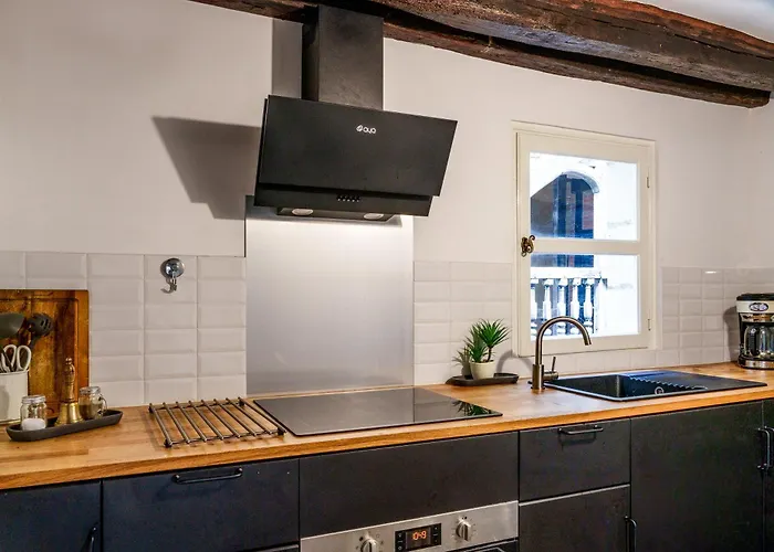 Confort Vieux Avec Parking Prive 4p