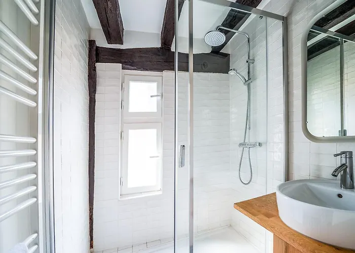 Confort Vieux Avec Parking Prive 4p *