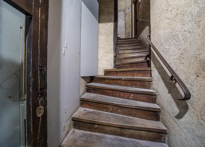 Confort Vieux Avec Parking Prive 4p 투르