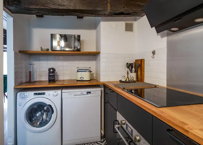 Confort Vieux Avec Parking Prive 4p Apartment