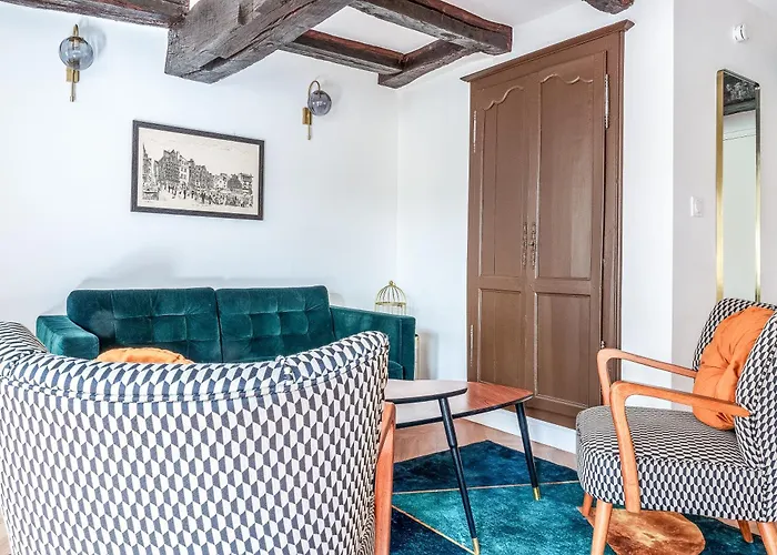 Confort Vieux Avec Parking Prive 4p Apartment *