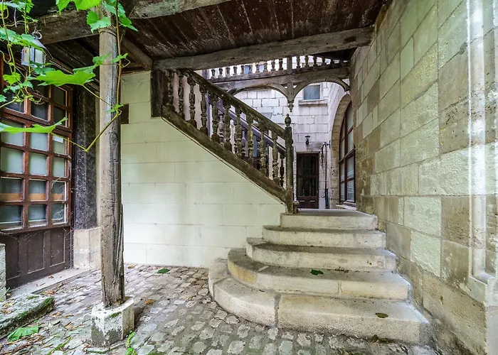 Confort Vieux Avec Parking Prive 4p