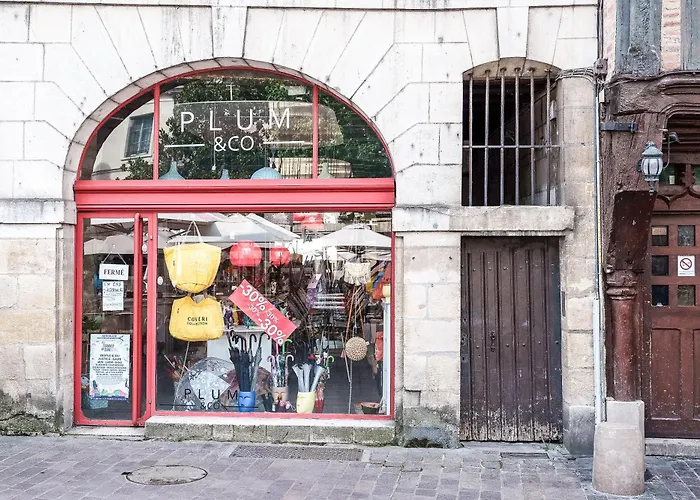 Confort Vieux Avec Parking Prive 4p 아파트