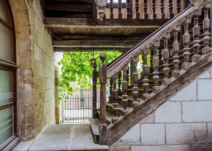 Confort Vieux Avec Parking Prive 4p *